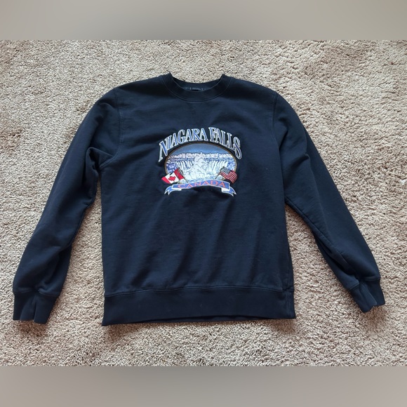 Brandy Melville Tops - Brandy Melville Niagara Falls Sweatshirt